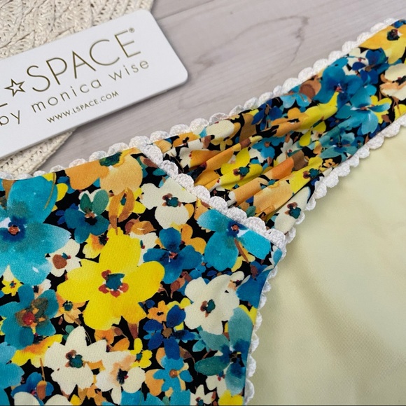 l*space Floral Bikini Bottom - Picture 4 of 16